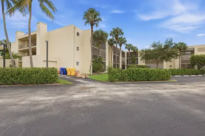 5340 LAS VERDES Circle #202 1