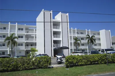 1111 N Riverside Drive #202 1