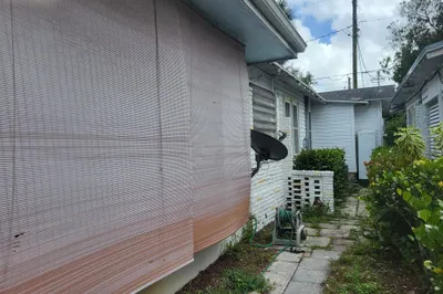 500 SW 8th Street 1