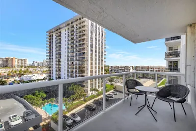 3015 N Ocean Blvd #6A 1