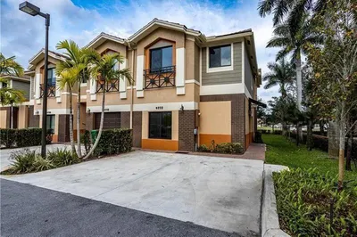 4772 E Station Square 1