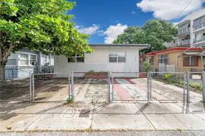2637 NW 23 Ct 1