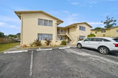 461 Sunshine Dr 1