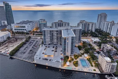 3800 S Ocean Dr #802 1
