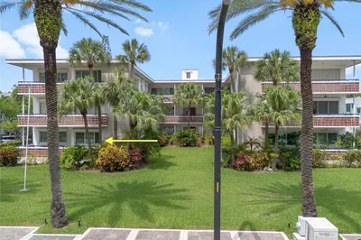 10170 Collins Ave #1 1