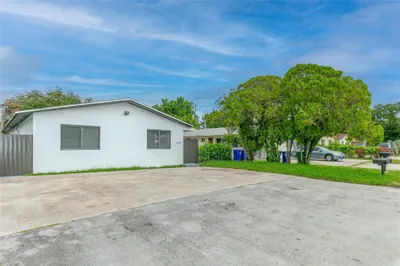 6125 SW 40th Court 1