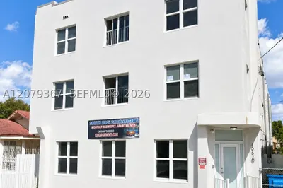 1051 NW 2nd St #8 1