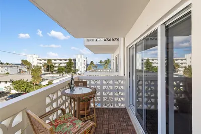 1901 S Ocean Dr #403 1