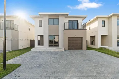 275 NW 13th Pl 1
