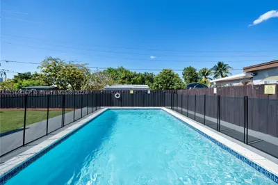 3665 NW 13th St 1