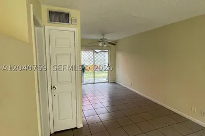 5305 NW 27th St #6C 1