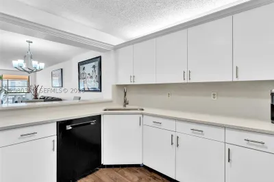 7518 Fairfax Dr #110 1