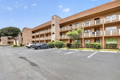 9721 Sunrise Lakes Blvd #102 1