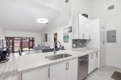 3414 Freedom Drive 1