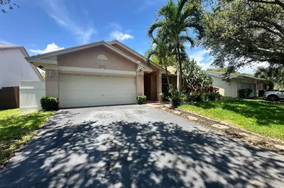 9825 NW 54th Place 1