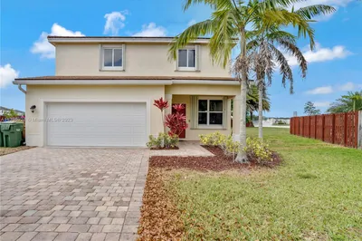402 SE 30th Ter 1