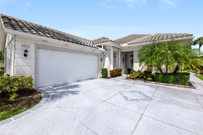 8008 SE Double Tree Drive 1
