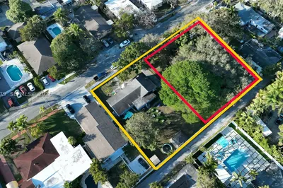 228 SW 8th St 1