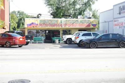 6521 SW 8th St 1