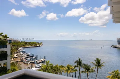 1600 S Bayshore Ln #8D 1