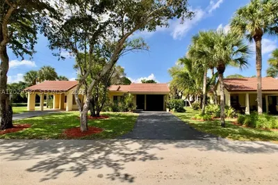 16295 Laurel Dr #2 1