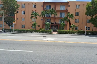 6200 W Flagler St #305 1
