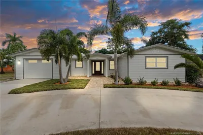 321 SE Edgewood Drive 1
