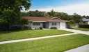 304 Circle W Photo
