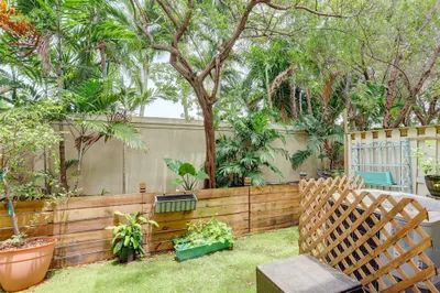 2851 W Prospect Road #305 1