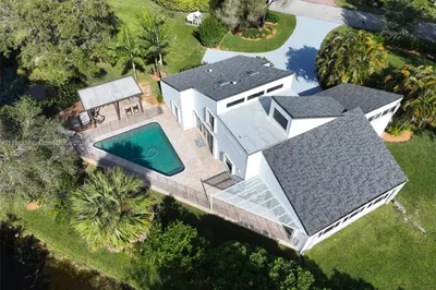 12300 NW 6th St 1