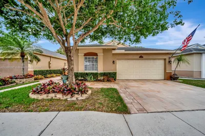 250 E Riverbend Dr 1