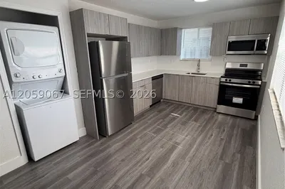 590 NW 58th St 1