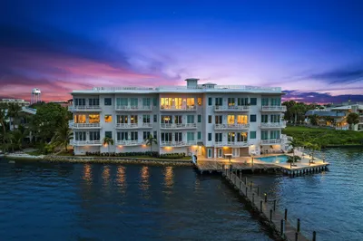 51 SE Seminole Street #403 1
