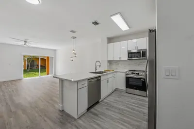 560 St Tropez Lane 1