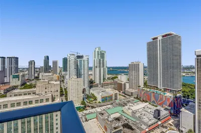 151 SE 1st St #2902 1