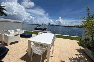 8031 NE Bayshore Ct #8031 1