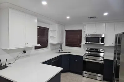 1140 SW 32nd Street 1
