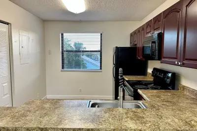 5641 RIVERSIDE Drive #306B1 1