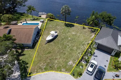 Vacant Waterfront Land 7,715 sf