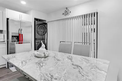 1265 W 41st St #5 1