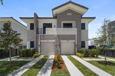 2735 SW 23rd Ter 1