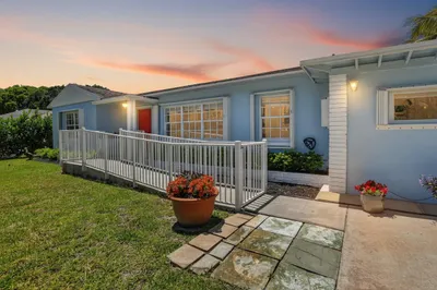 277 NW 3rd Court 1
