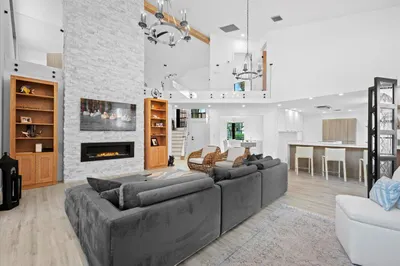 2518 La Lique Circle 1