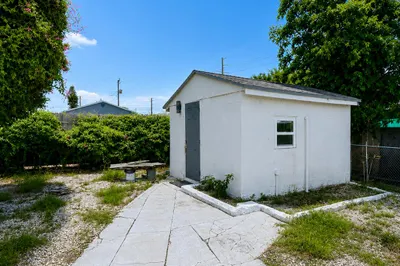 173 W 16th Street 1