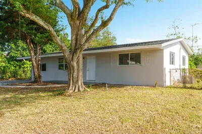 111 SW 70th Ave 1