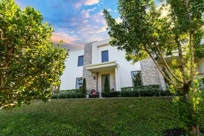 527 NW 17th Street 1