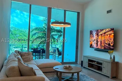 701 N Fort Lauderdale Blvd #214 1