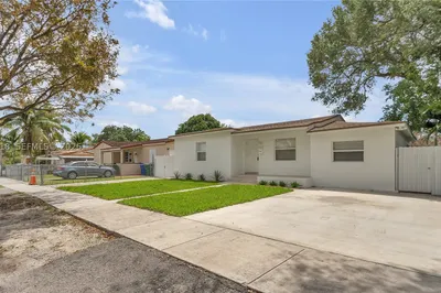4840 SW 5th Ter 1