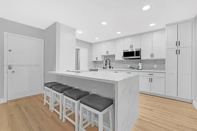 5840 NE 22nd Way #709 1