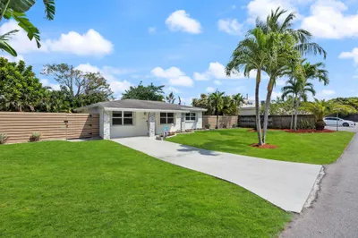 125 NW 23rd St 1